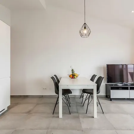 Seahouse H.a.w.k. Apartment Pisak